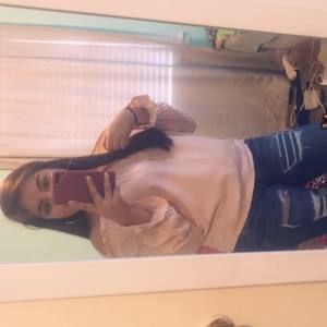 Meet your Posher, Daniela